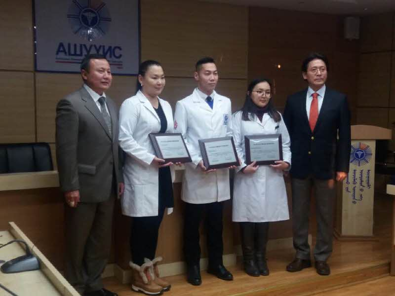 Dr. Choi presented scholarship certificate to Mongol college students Attachments : 1563159238.jpg