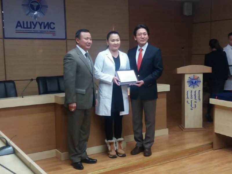 Dr. Choi presented scholarship certificate to Mongol college students Attachments : 1563159239.jpg